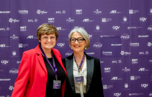 2021 Wilhelm Exner Medal Laureates Prof. Katalin Karikó (left) and Prof. Luisa Torsi (right). Credits Lena Horvath and the Wilhelm Exner Medal Foundation.